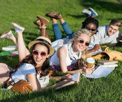 совні курси в Канаді для українців